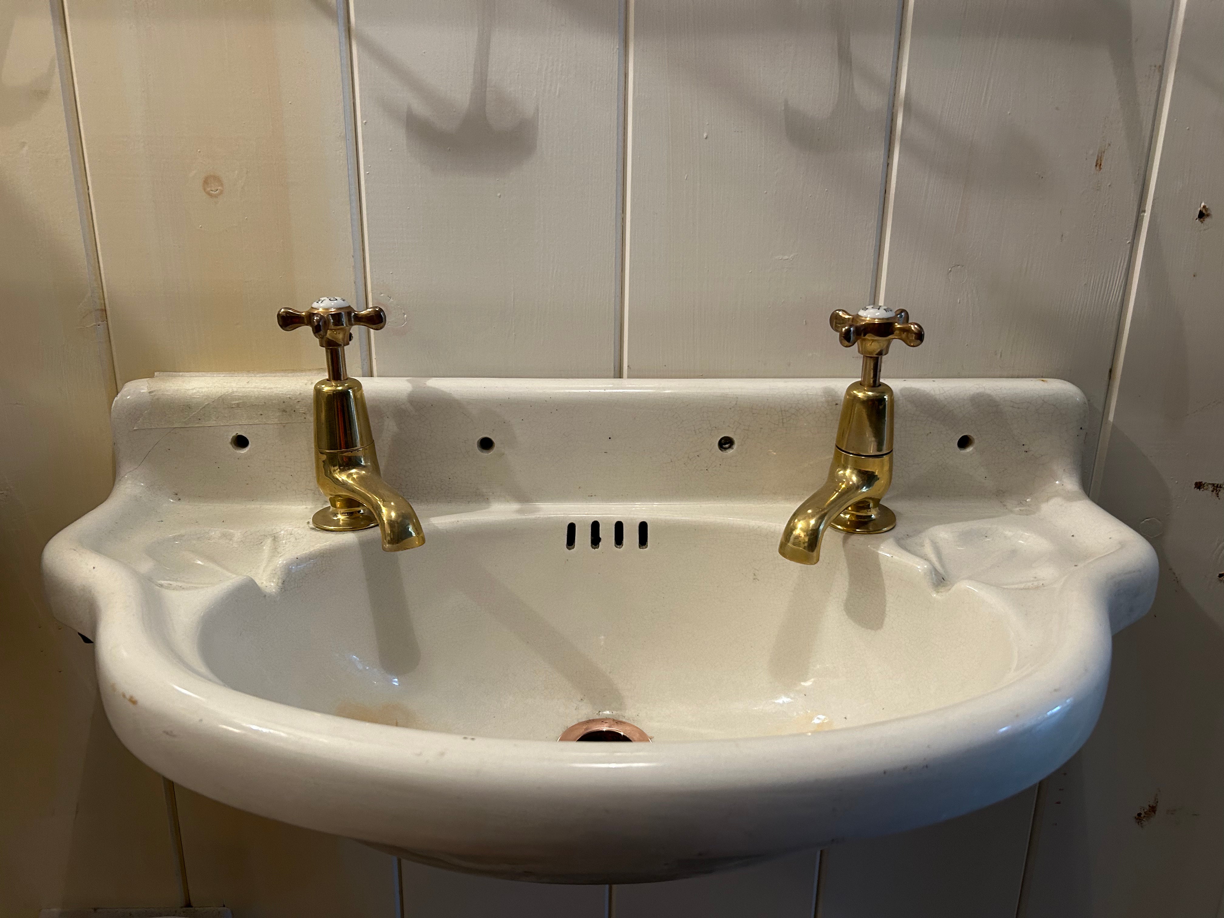 Compact Edwardian Cloakroom Basin C.1900