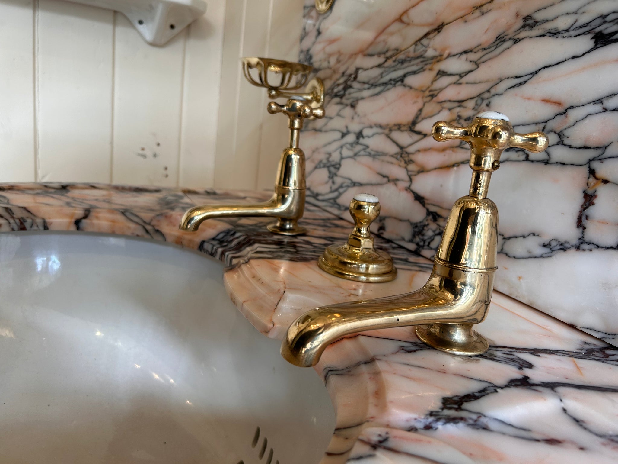 Pink and Amber "Carrara" Marble Console Basin by Shanks C.1920 with Illuminated Mirror and Walnut Stand