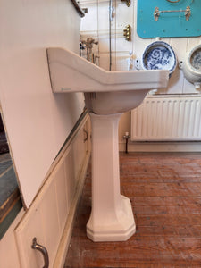 "Standard" 1930s Basin and Pedestal.