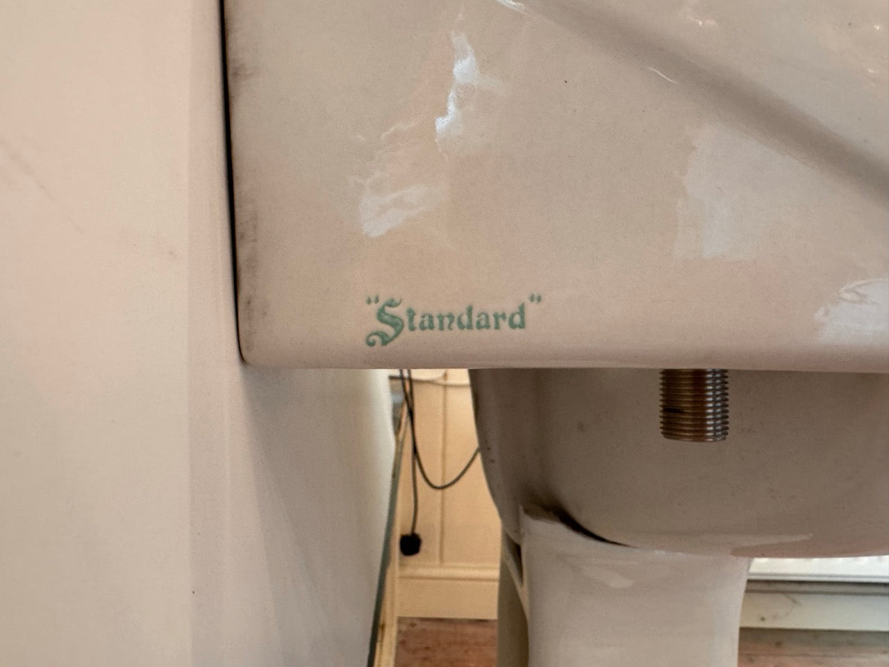 "Standard" 1930s Basin and Pedestal.
