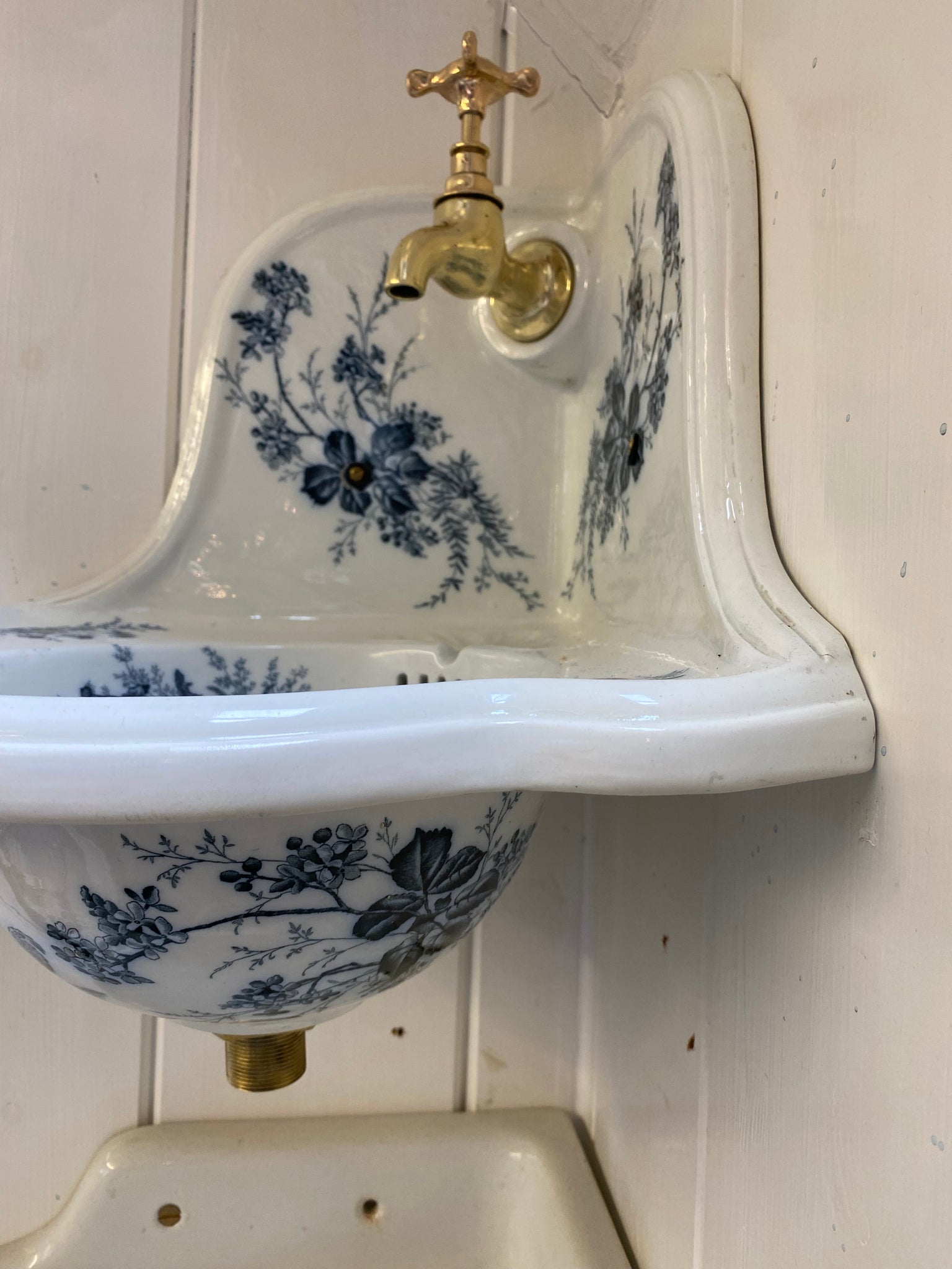 Rare Small Johnson Bros. Victorian Corner Basin C.1890 Decorated with Blue Transfers.