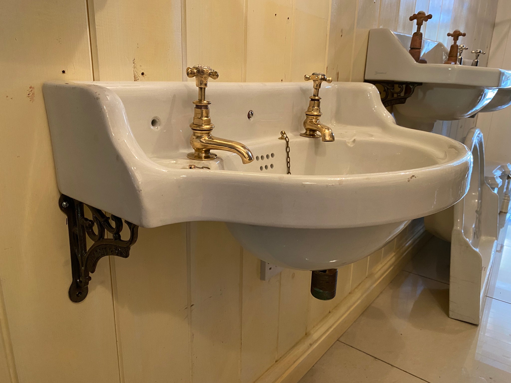 Edwardian Cloakroom Basin C.1900