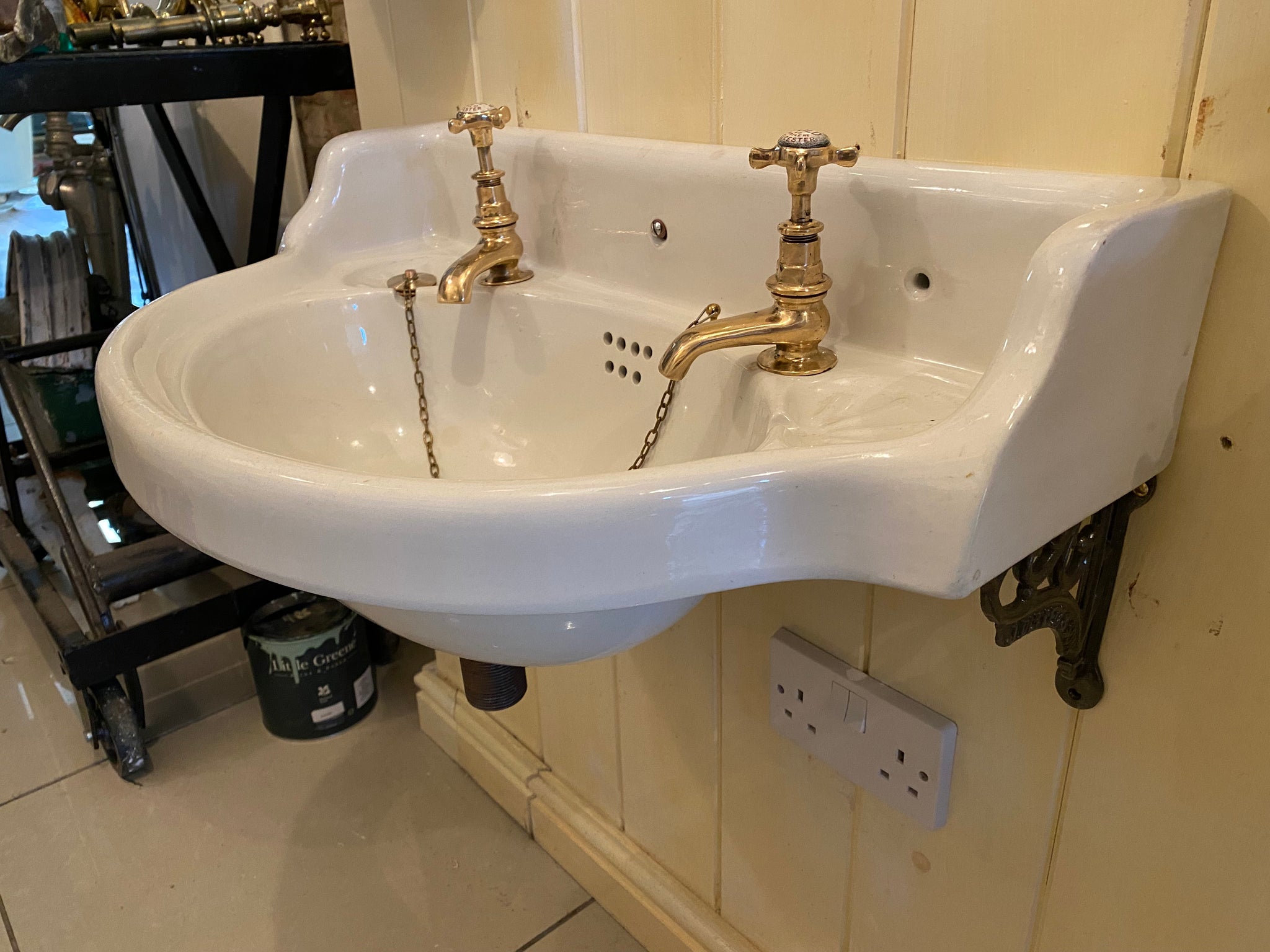 Edwardian Cloakroom Basin C.1900