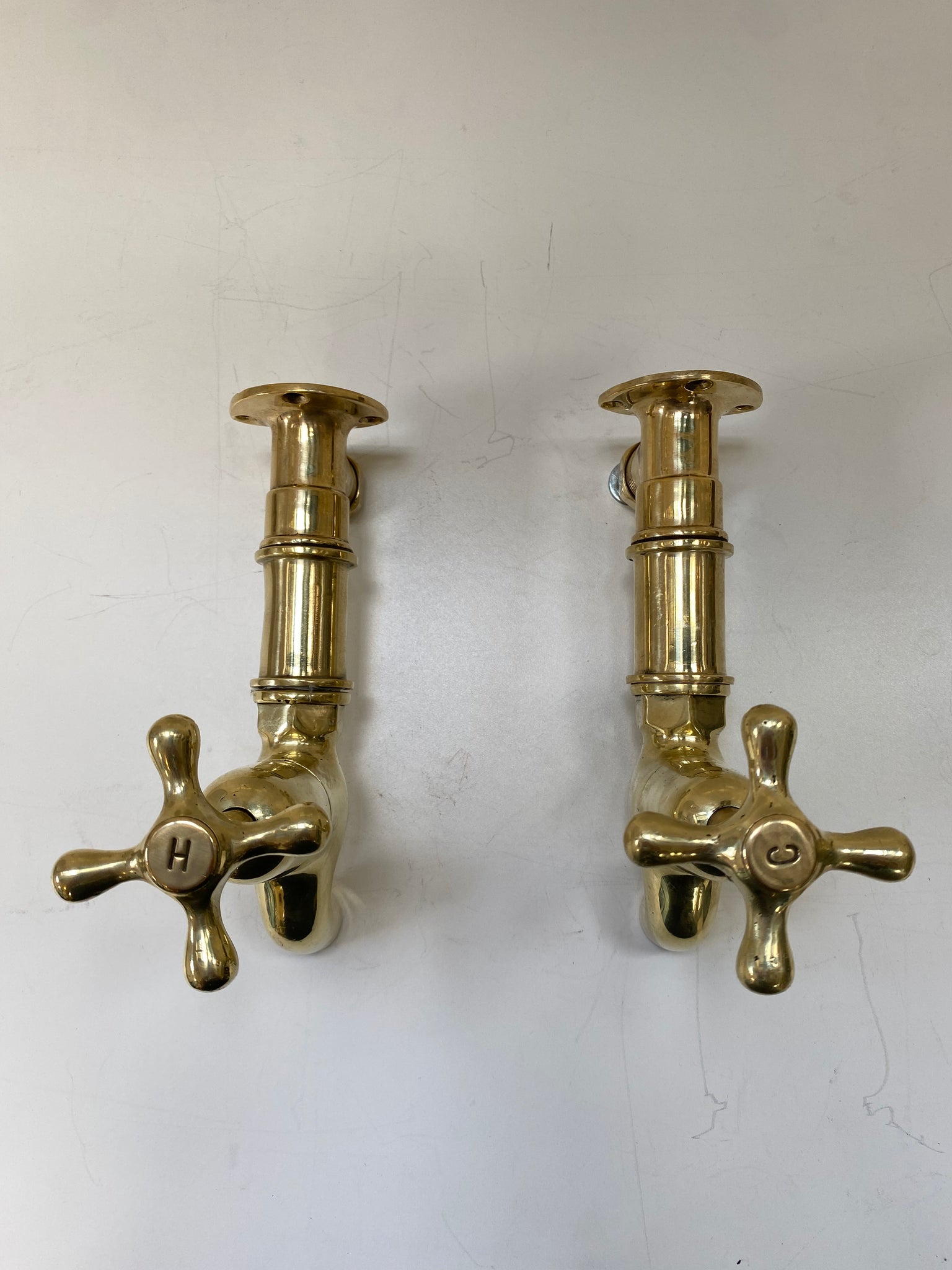 Large 3/4" Edwardian Wall-Mounted Bib Taps with a Higher Flow Rate for Larger Kitchen Sinks