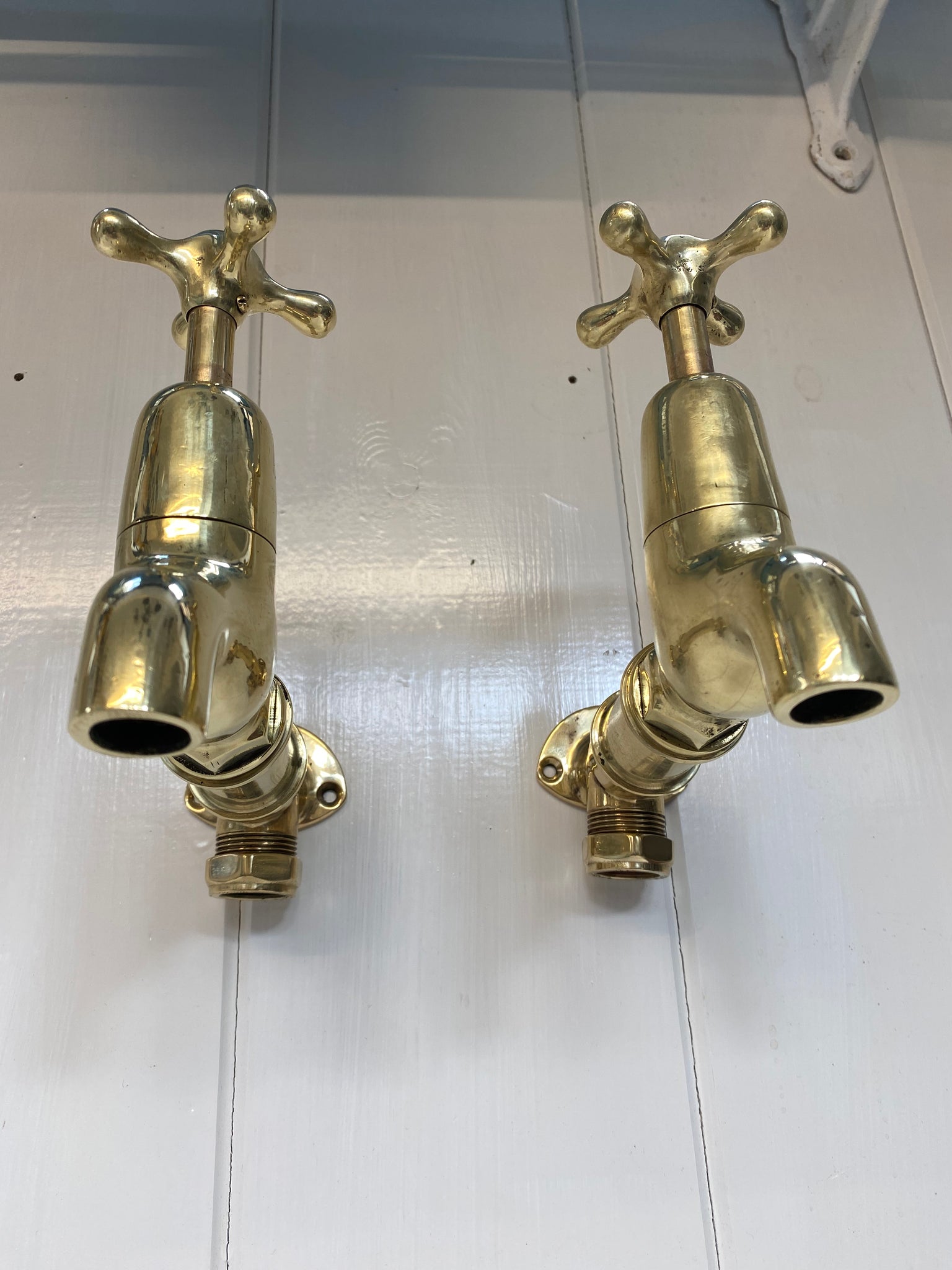 Large 3/4" Edwardian Wall-Mounted Bib Taps with a Higher Flow Rate for Larger Kitchen Sinks