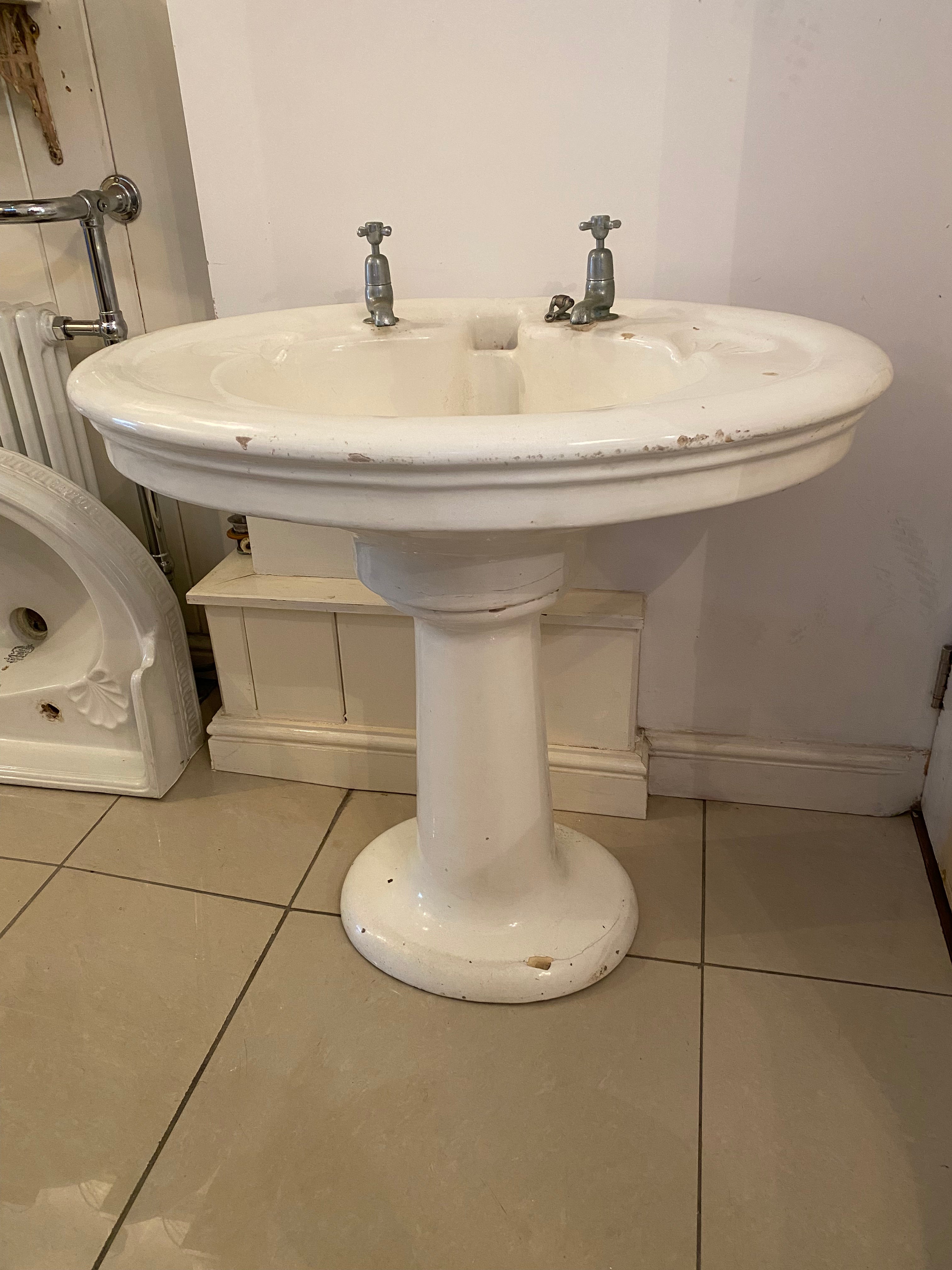 Large and Impressive Fireclay Basin & Pedestal by Shanks & Co Ltd. C.1900