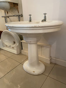 Large and Impressive Fireclay Basin & Pedestal by Shanks & Co Ltd. C.1900