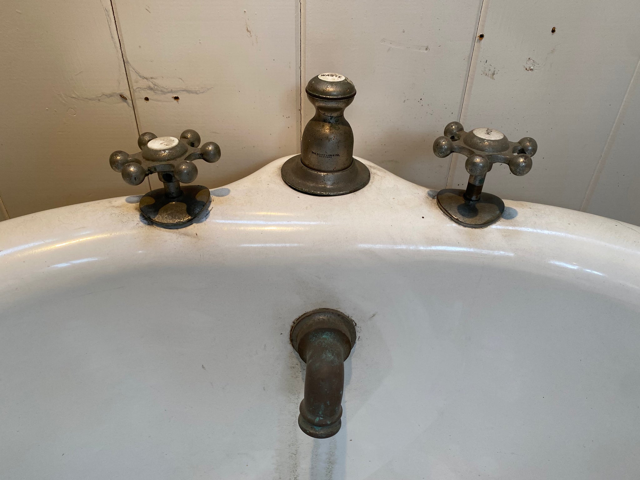 Small American Plunger Bath C.1900 by J L Mott of New York