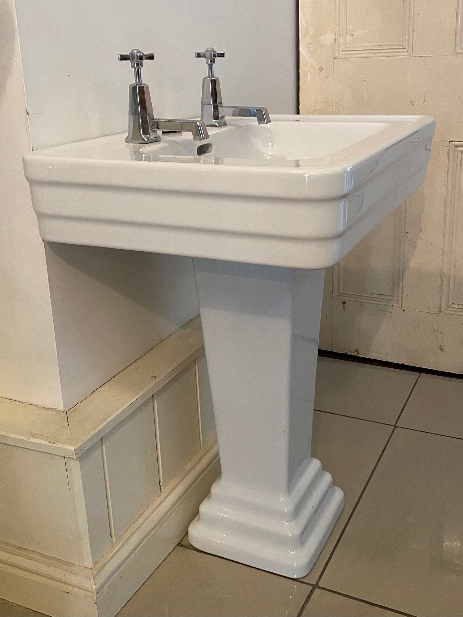 Art Deco Basin and Pedestal by Jacob Delafon, Paris C.1930