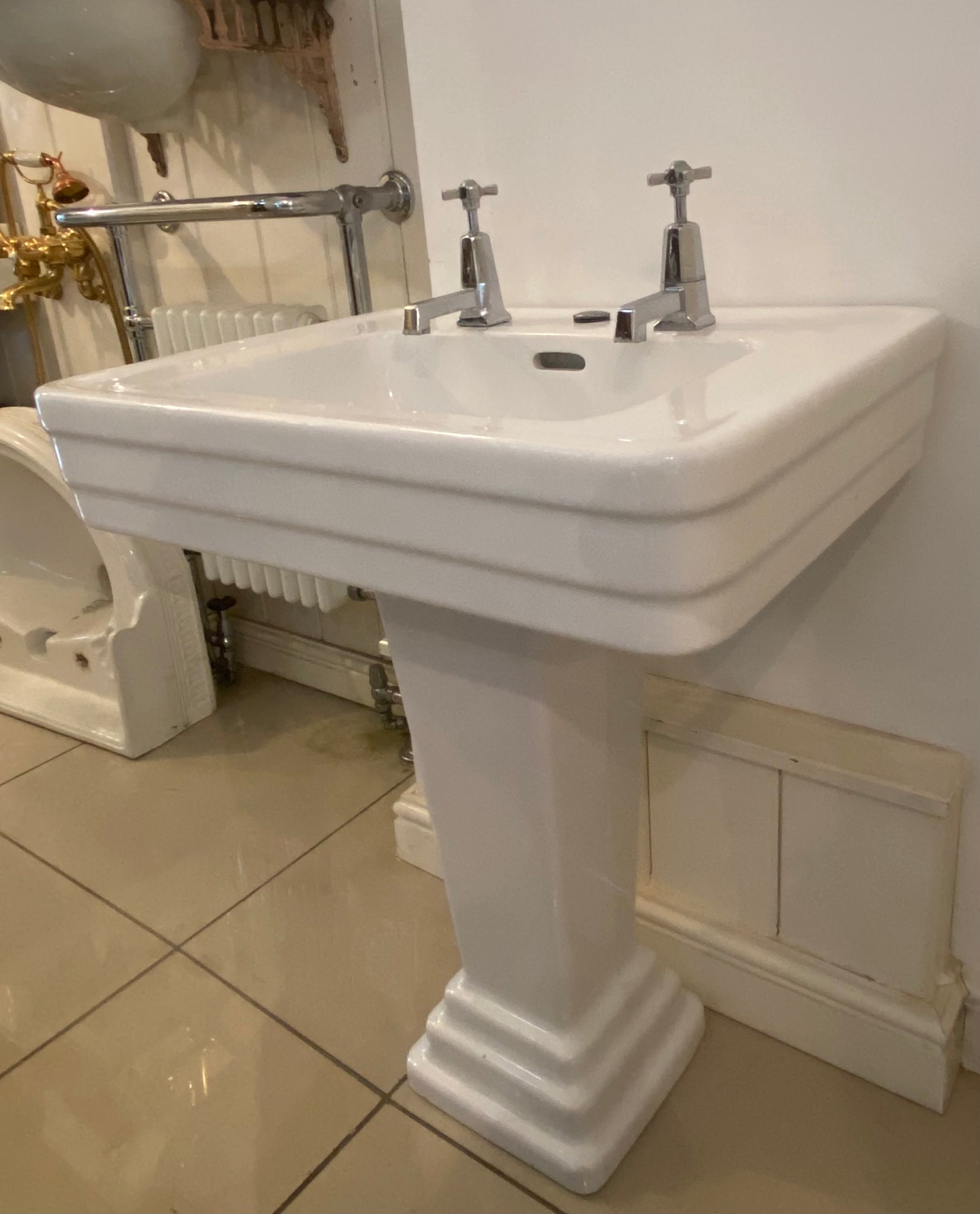 Art Deco Basin and Pedestal by Jacob Delafon, Paris C.1930