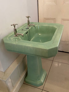 Art Deco Basin & Pedestal in a Marbled/Sponged Pea Green Glaze C.1930
