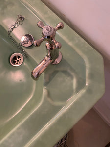 Art Deco Basin & Pedestal in a Marbled/Sponged Pea Green Glaze C.1930