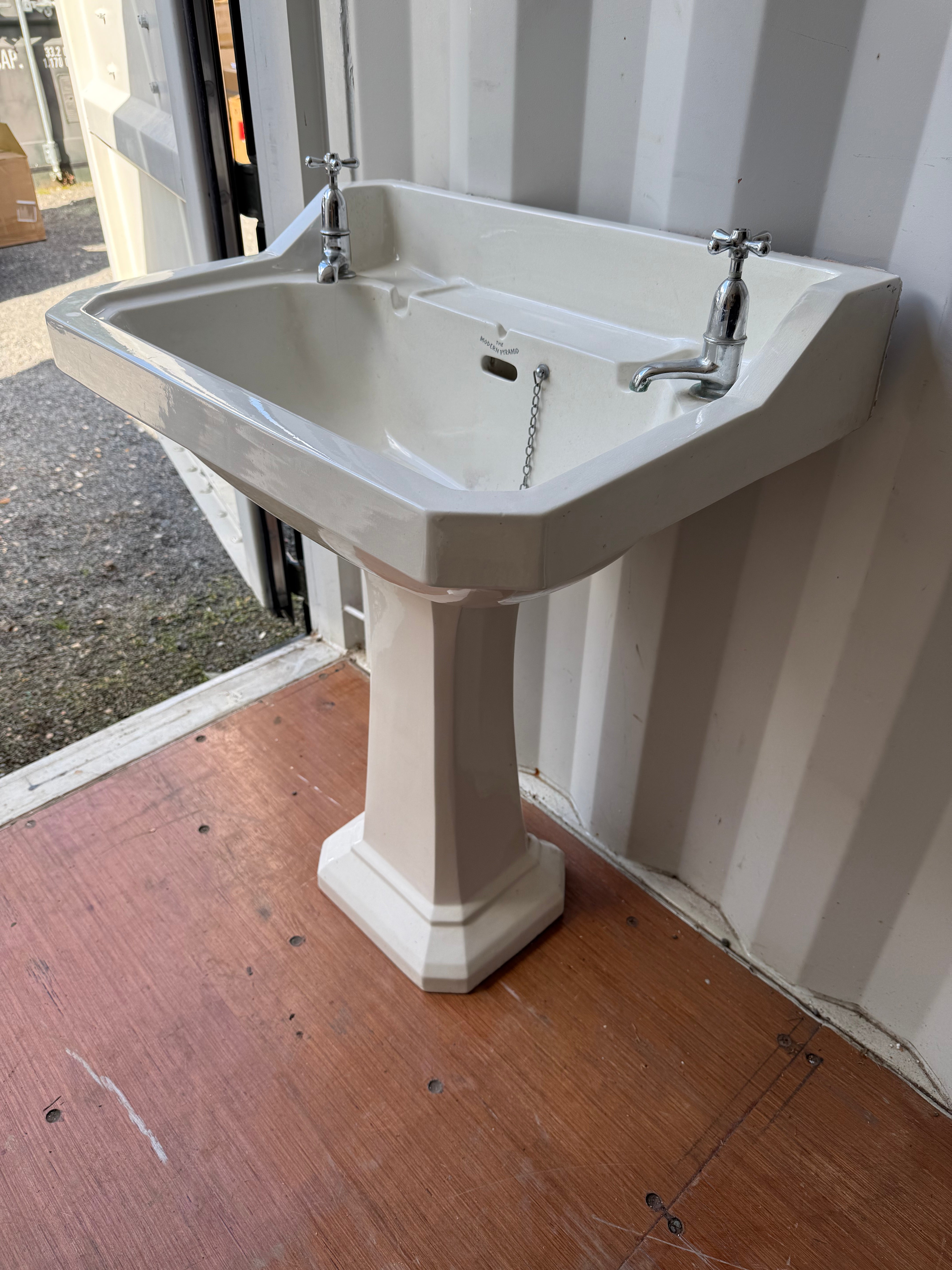Art Deco Basin and Pedestal 