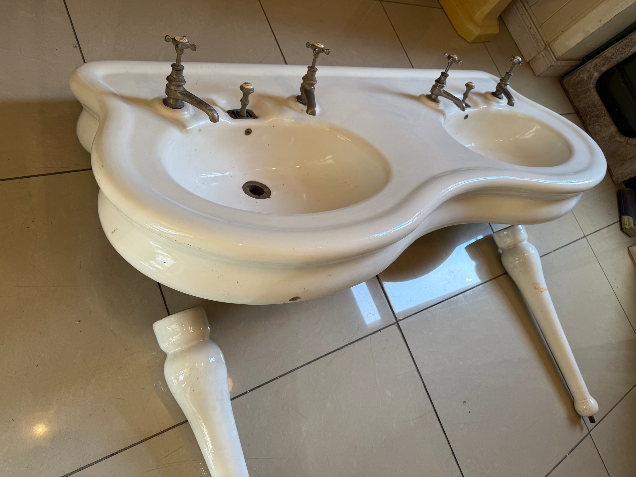 Large Vintage  Serpentine-Fronted Double Basin by Porcher, Paris C.1900 on Glazed Fireclay Legs